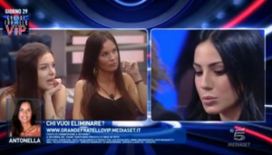 Antonella Mosetti ancora contro Giulia De Lellis