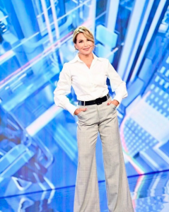 Barbara d’Urso verso Sky, Mediaset trema: i rumor sulla conduttrice