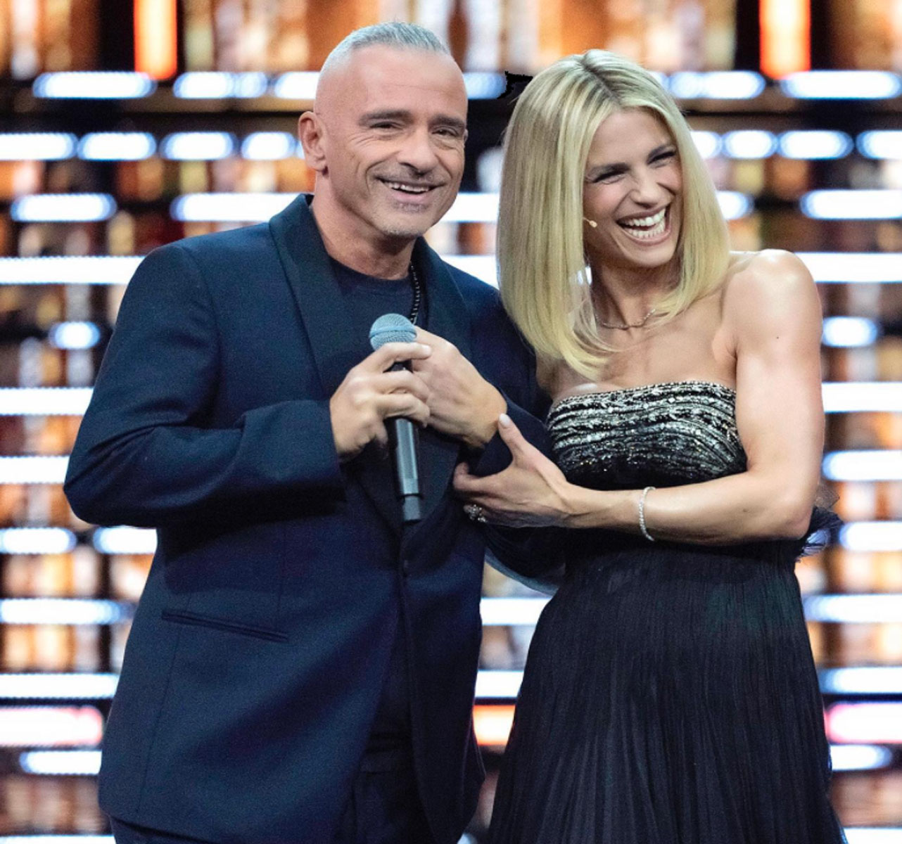 Michelle Hunziker ed Eros Ramazzotti, scatta il bacio in tv